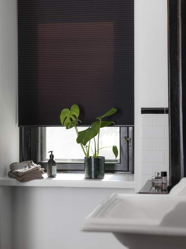 2020-10/inva-ndig-plisse-gardin-sandatex-edmonton-svart